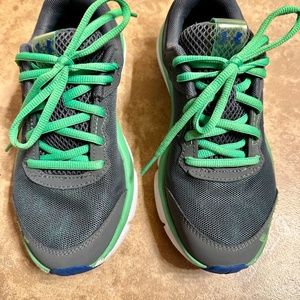 Boy’s size 4 Under Armour shoes